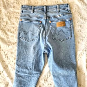 Wrangler High Rise Wriggler Skinny Jeans